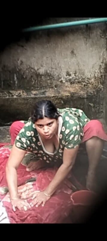 Big boobs bhabhi bathing caught by husband brother