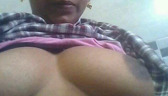 Malayali girl nude boobs showing photos on Onam