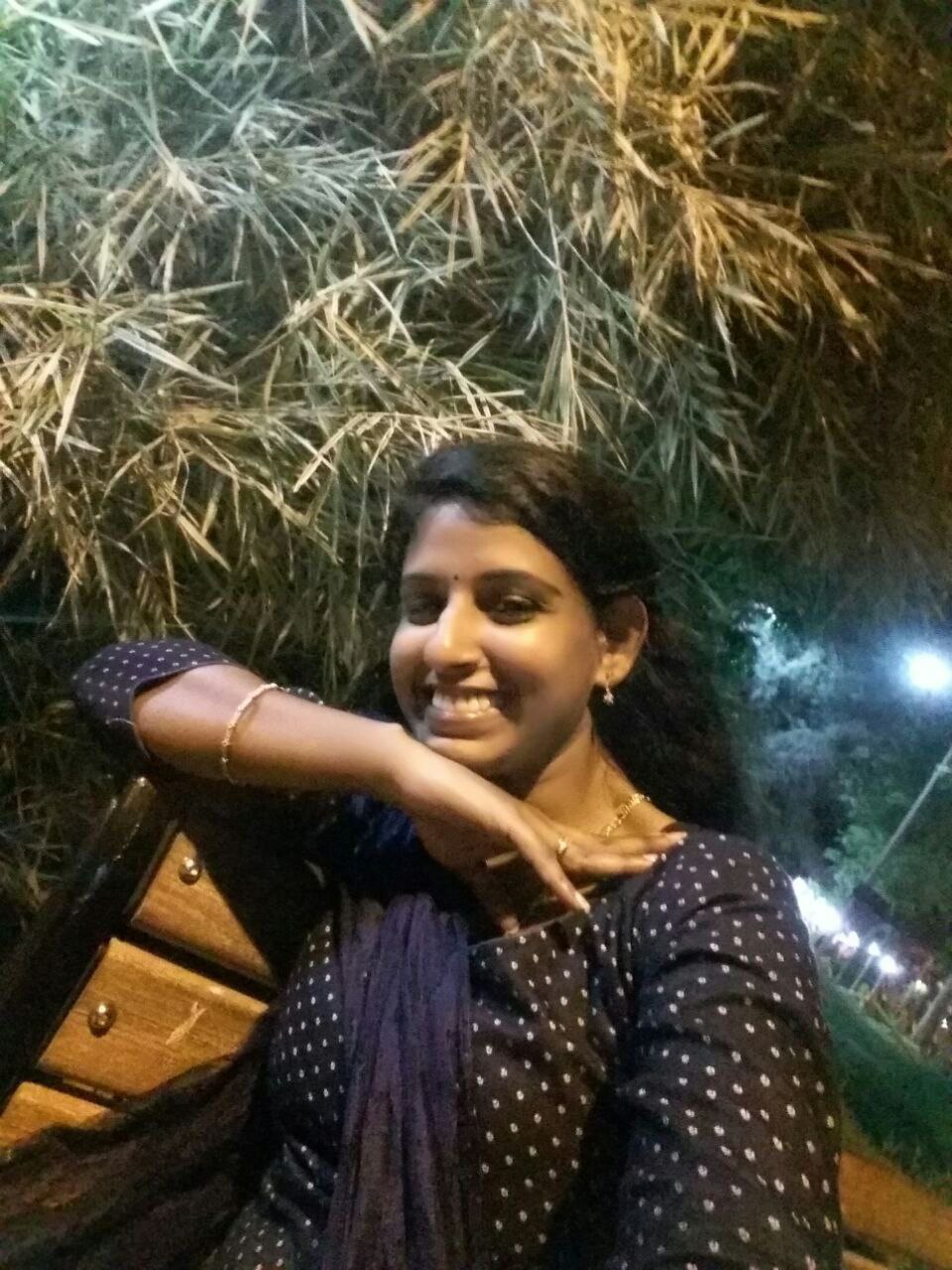 Malayali girl nude boobs showing photos on Onam