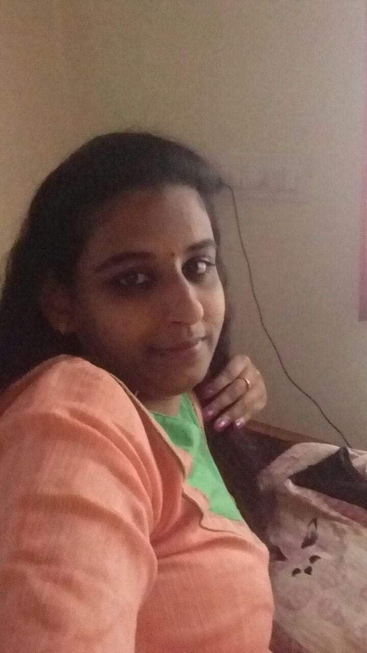 Malayali girl nude boobs showing photos on Onam