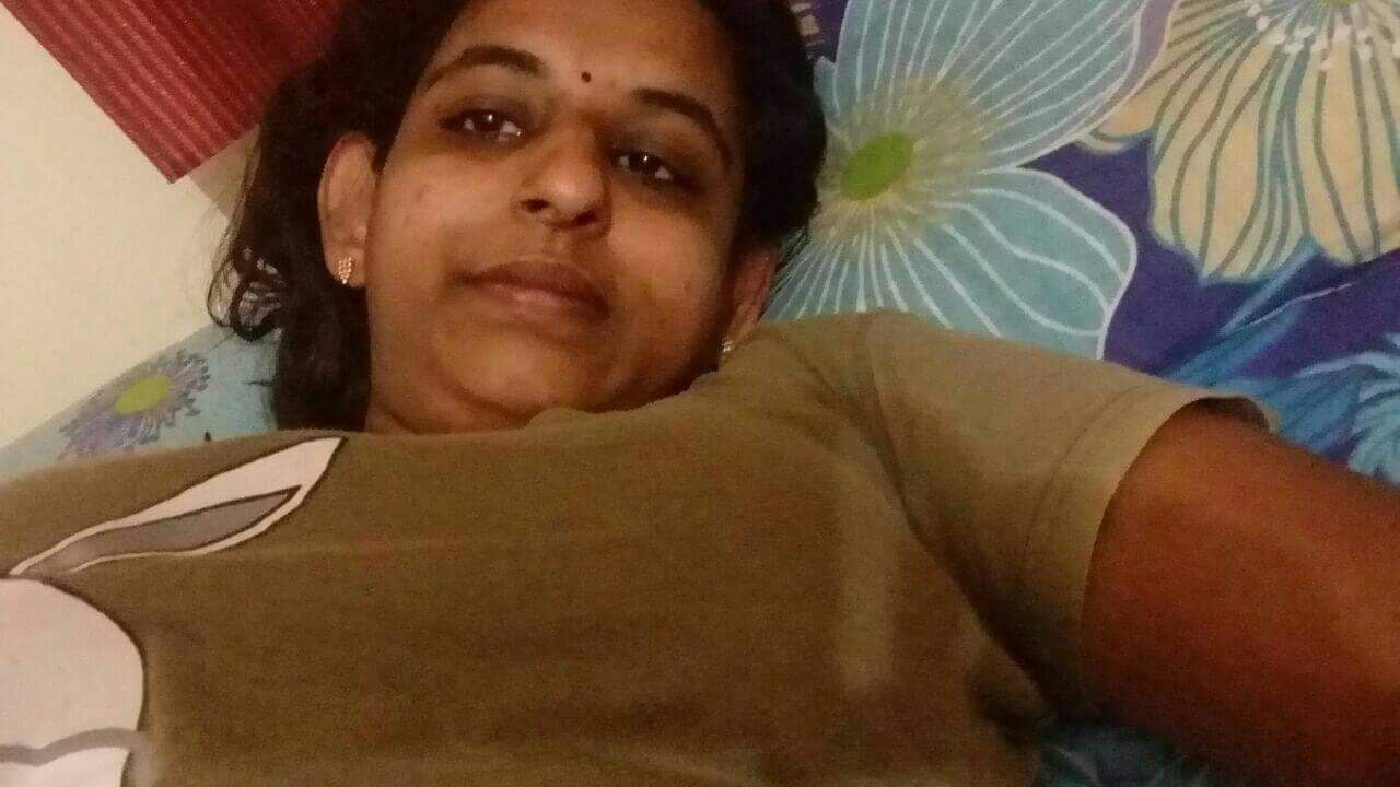 Malayali girl nude boobs showing photos on Onam