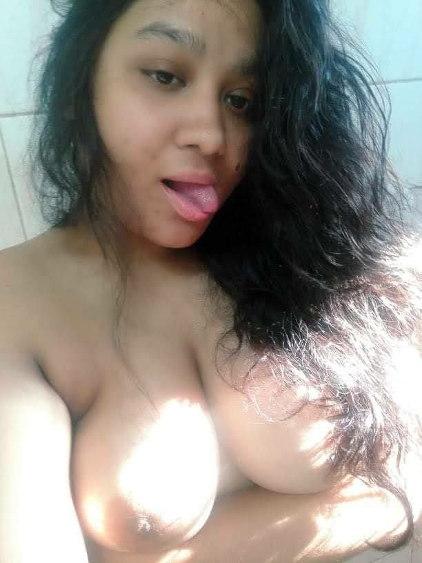 Big boobs girlfriend naked show for boyfriend