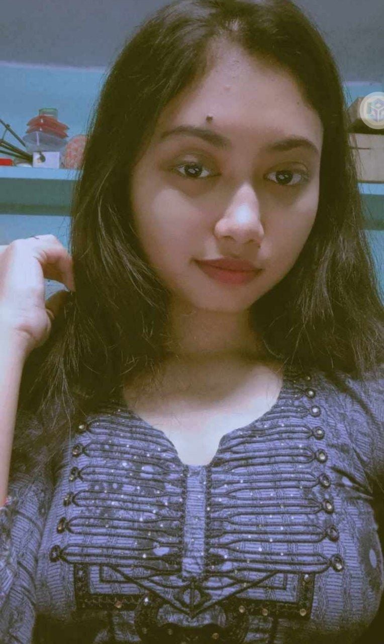 Bangladeshi girl topless exposing her big boobs