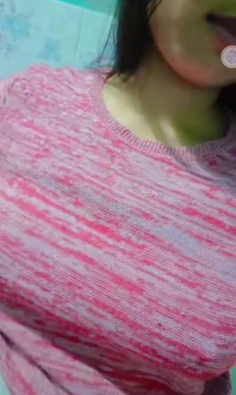 Bangladeshi girl topless exposing her big boobs