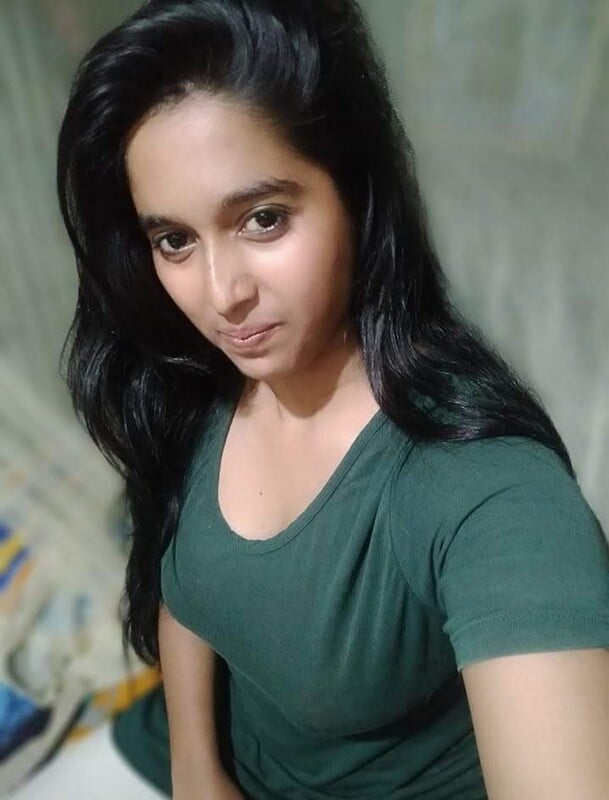 Sexy girlfriend bathing topless with big boobs show