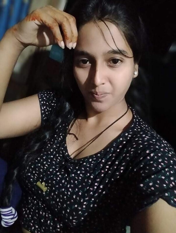 Sexy girlfriend bathing topless with big boobs show