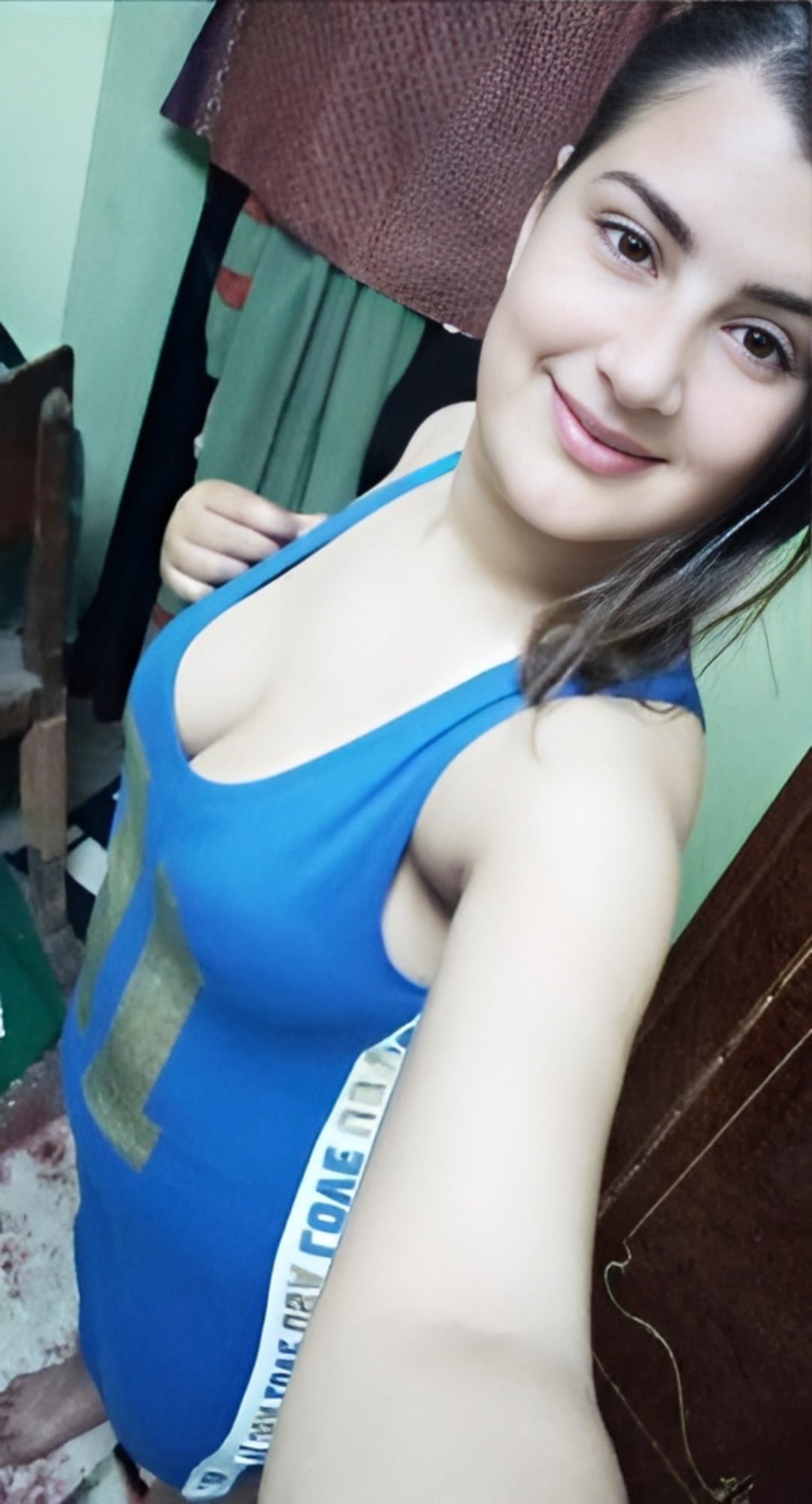 Desi girl milky boobs and big ass showing pics