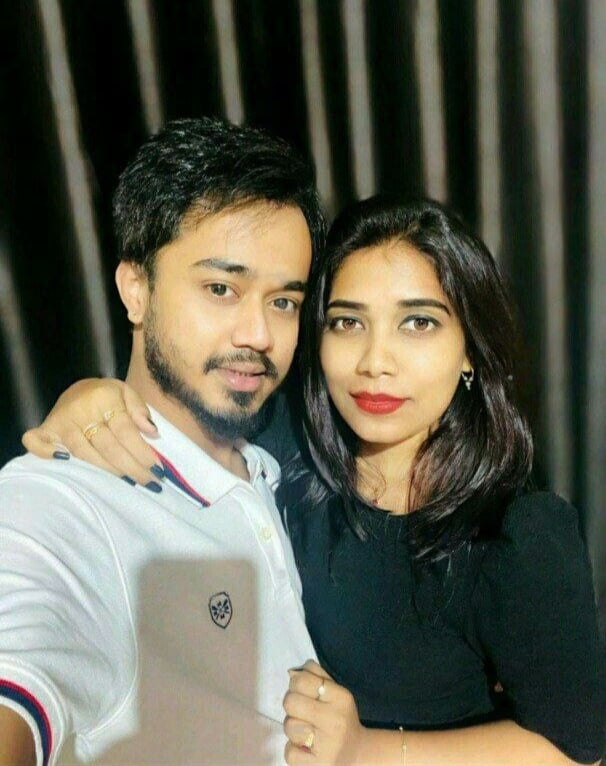 Gorgeous Indian girl blowjob and boob feeding