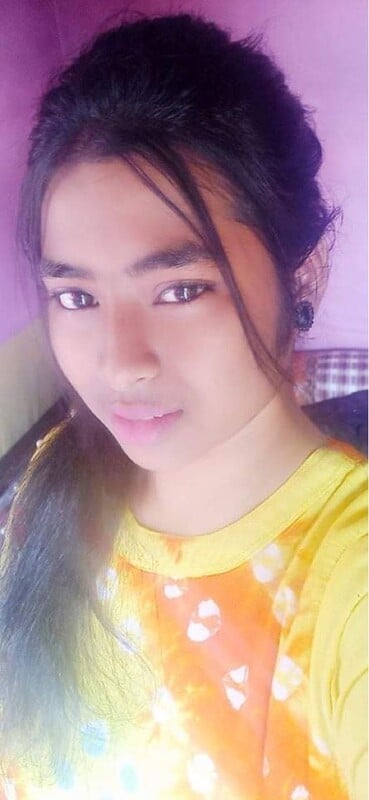 Huge booby Desi village GF topless body showing