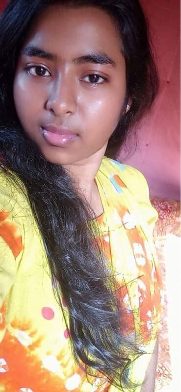 Huge booby Desi village GF topless body showing