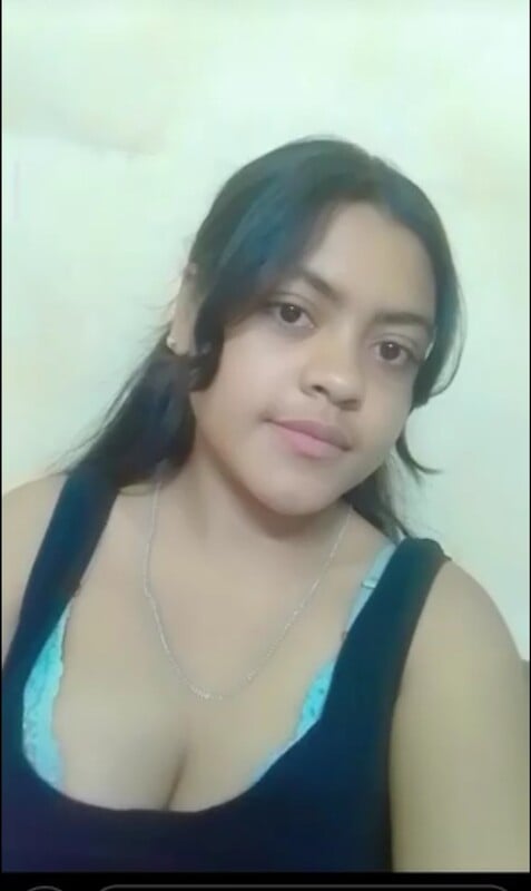 Busty Bengali girlfriend selfie big boobs showing