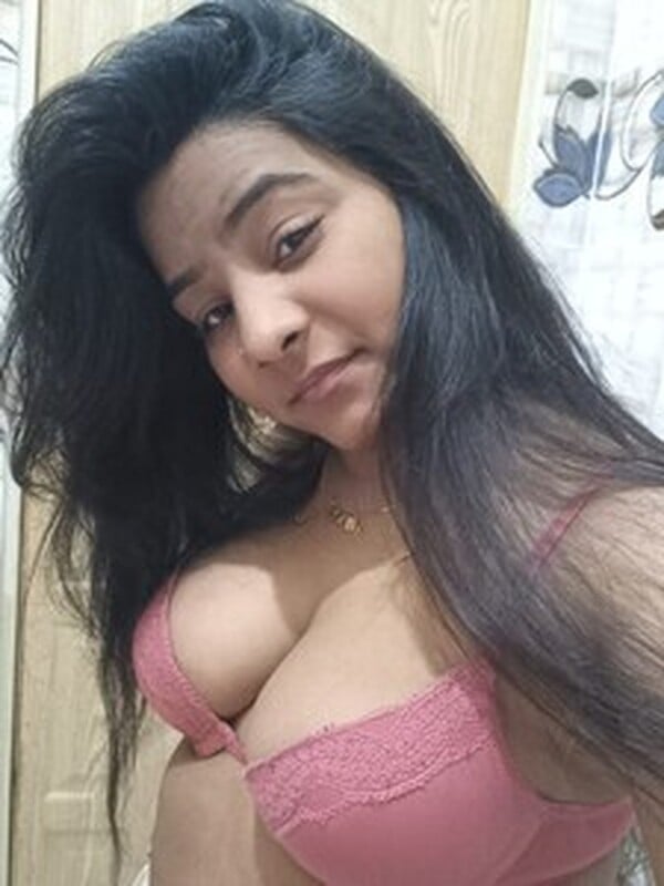 Desi new pics of wet and nude big boobs girlfriend