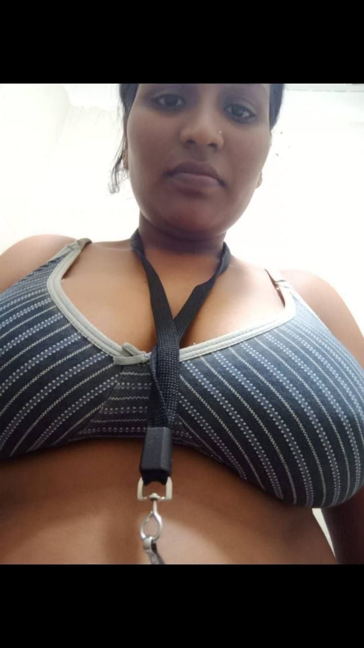 Tamil office girl removing bra huge boobs