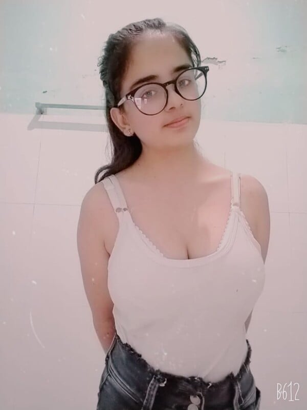 Huge white boobs Bengali girl nude pics and videos