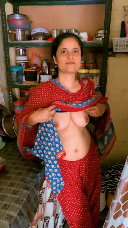 Gujju village bhabhi sucking dick of house owner