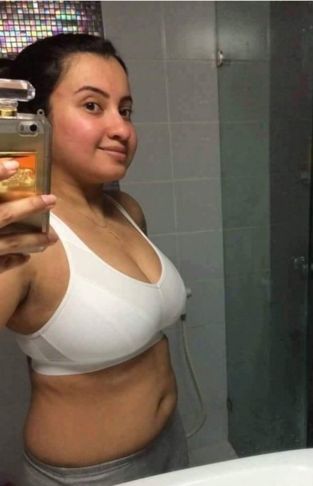 Busty NRI exposing big boobs and fat pussy pics