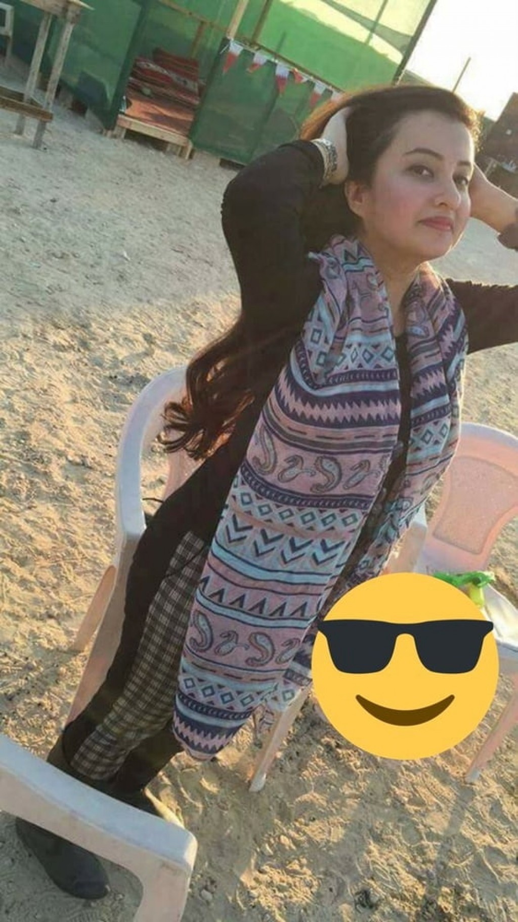 Busty NRI exposing big boobs and fat pussy pics