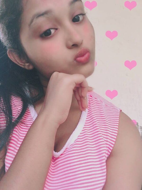 Chennai Tamil girlfriend showing big boobs