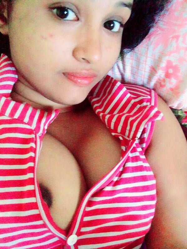 Chennai Tamil girlfriend showing big boobs