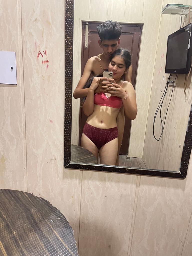 Punjabi girl blowjob and sex with lover photos