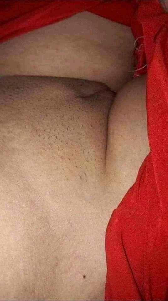 Gorgeous girlfriend big boobs tempting pics