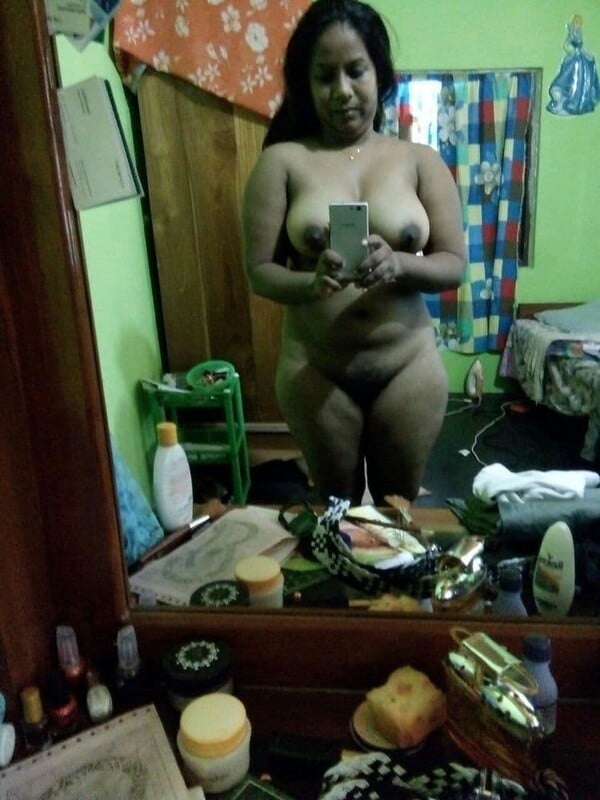 Tamil Sri Lankan girl nude mirror selfies