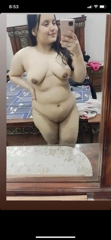 Pakistani sexy girlfriend blowjob and nude