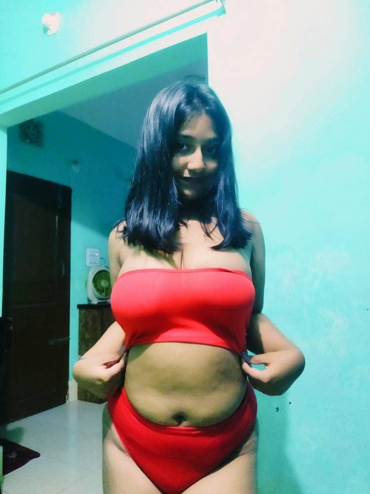Natural flashing topless Indian girl photos