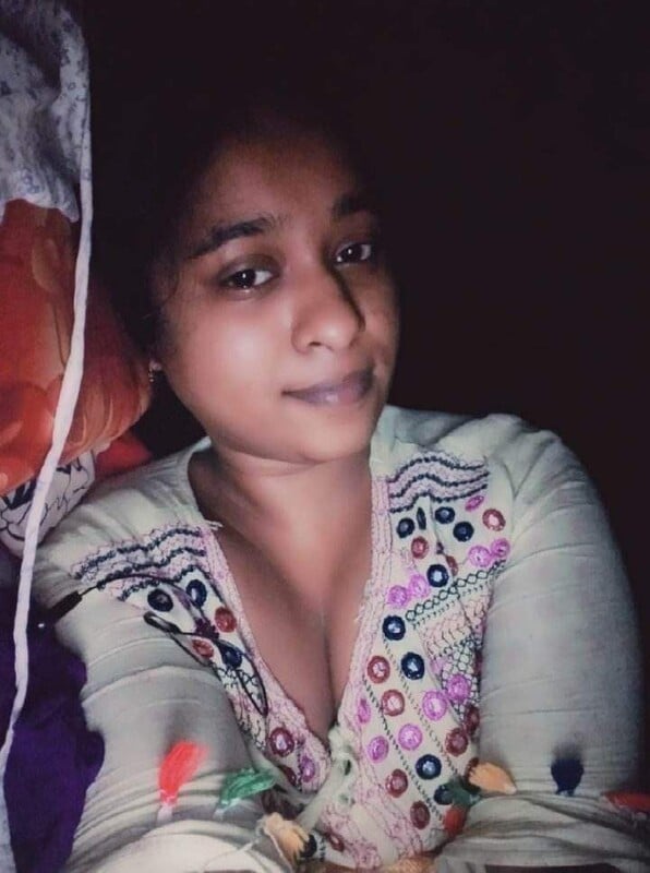 Bengali college girl nude selfies at midnight