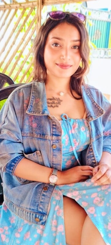 Tattooed girlfriend blowjob and blindfolded sex