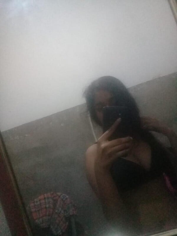 Classy Srilankan girl hot boobs and pussy show