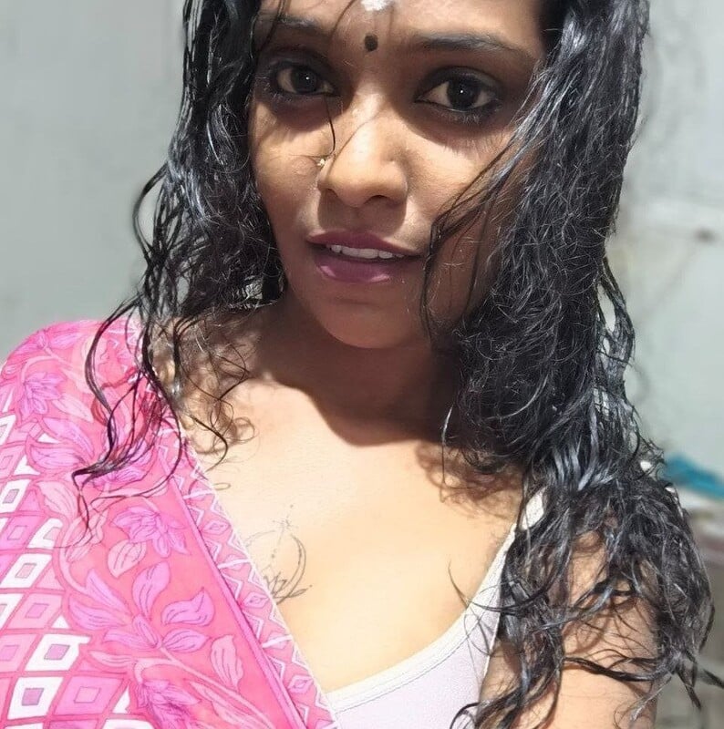 Tattooed Tamil college girl topless blowjob to lover
