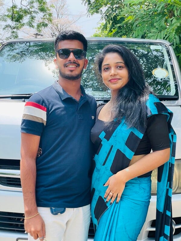 Srilankan newly married couple honeymoon pics