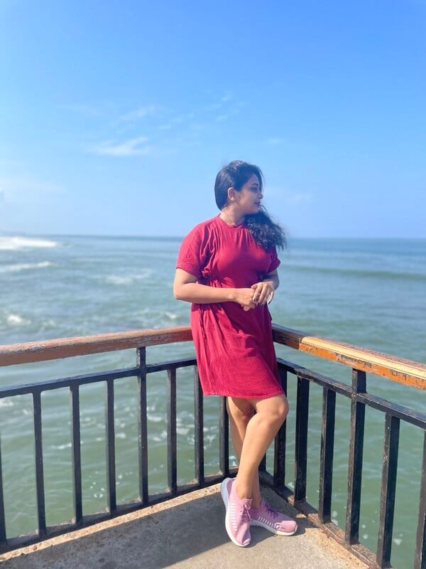 Srilankan newly married couple honeymoon pics