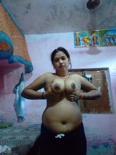 Village bhabhi topless boobs show for lover