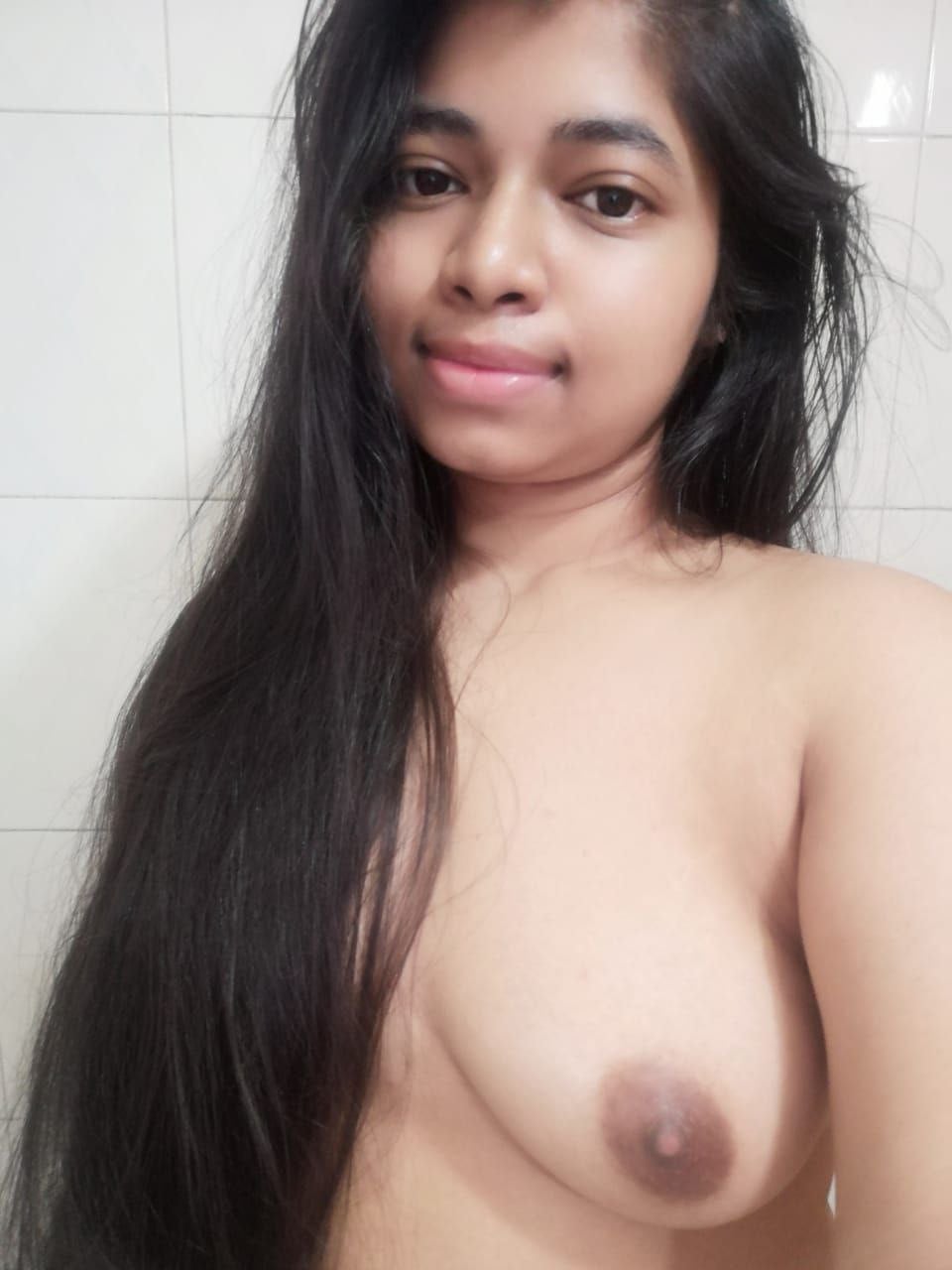 Bengali girl untouched boobs showing selfie