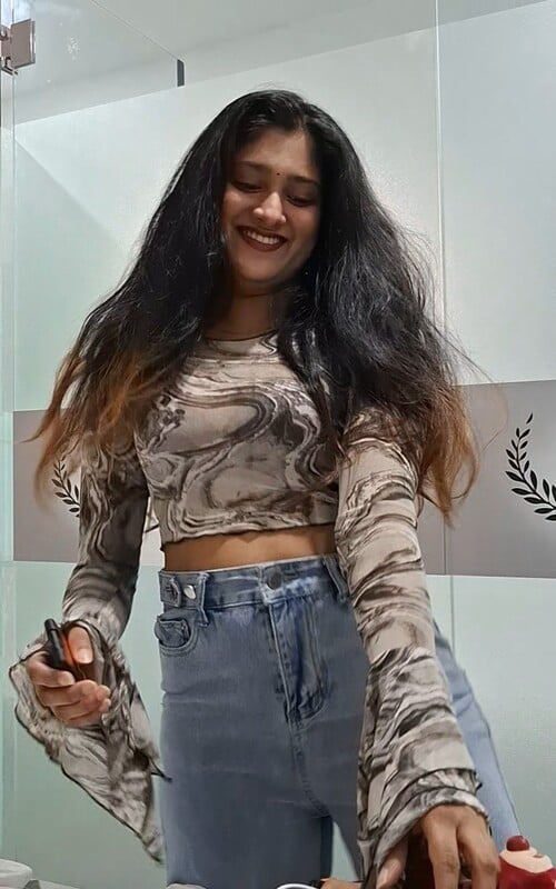 College girl in hotel room fucking with boyfriend