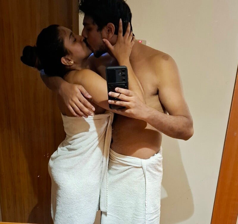 College girl in hotel room fucking with boyfriend