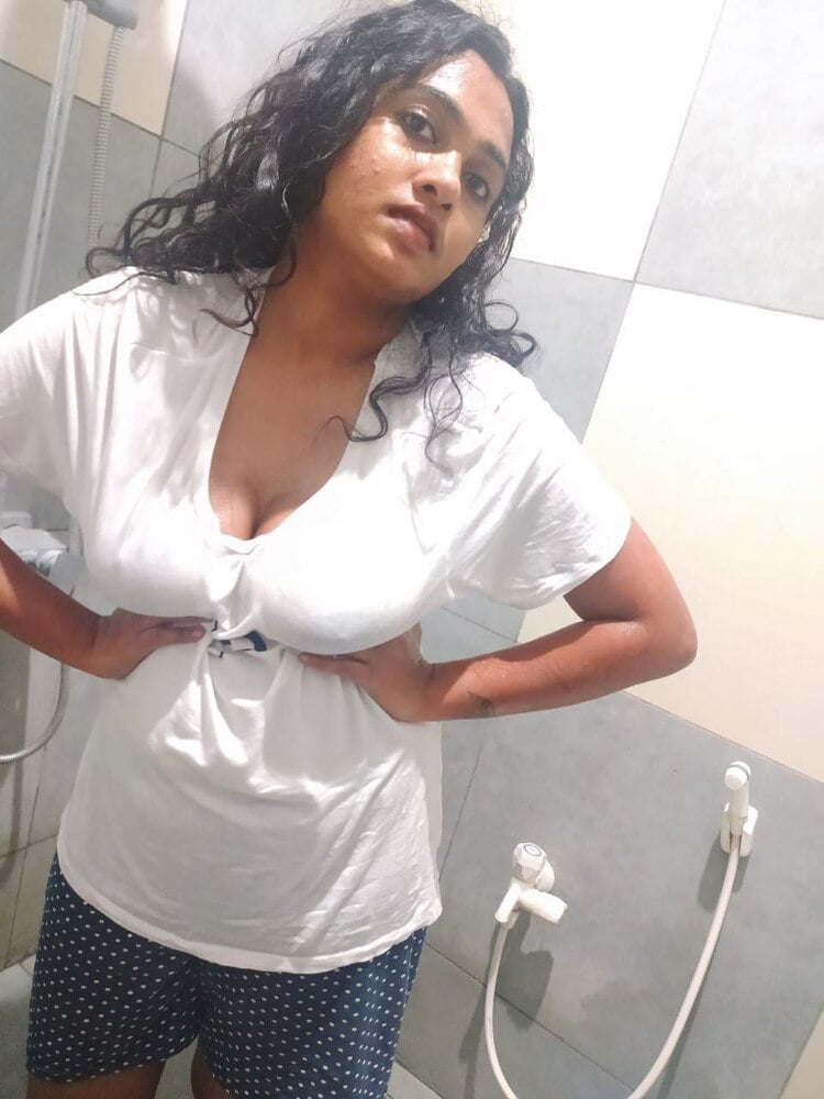 Wayanad mallu big boobs girlfriend naked pics