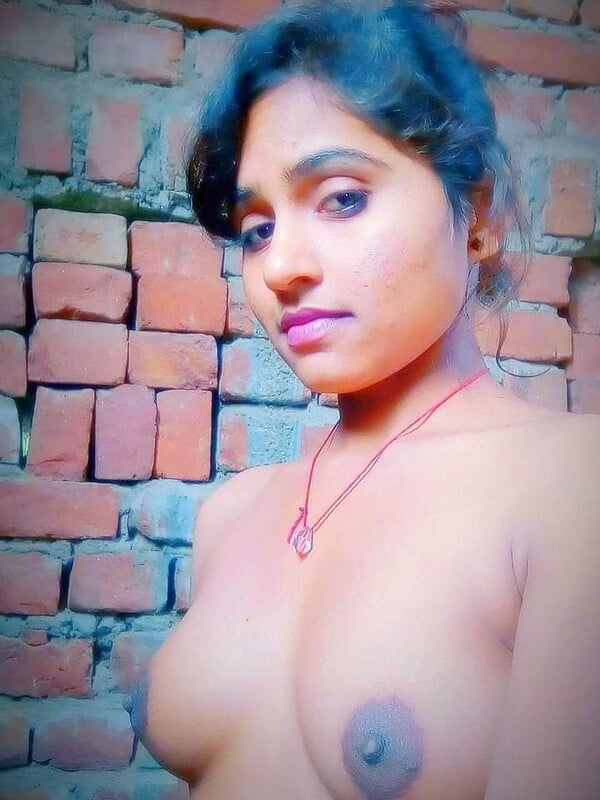 College girl removing bra and nude photos