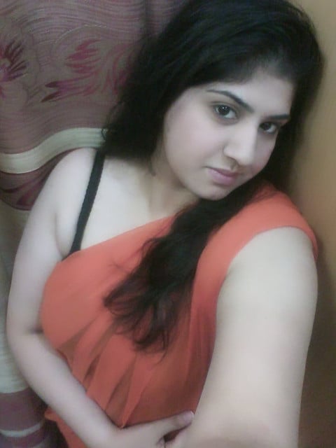 Punjabi girl teasing big boobs topless photos