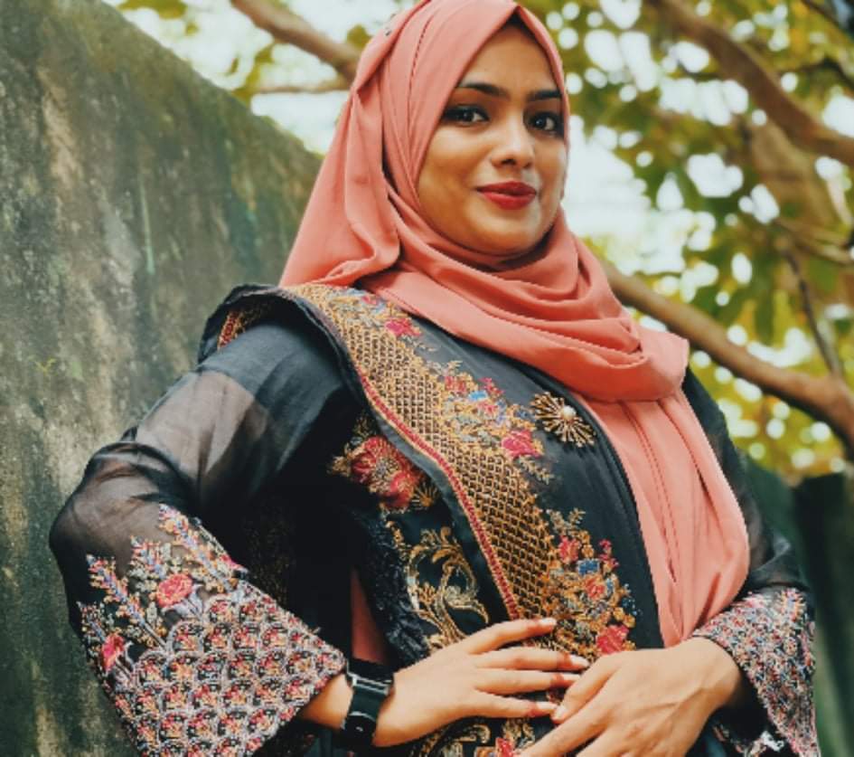 Red lips Bangladeshi hijab girl with big boobs