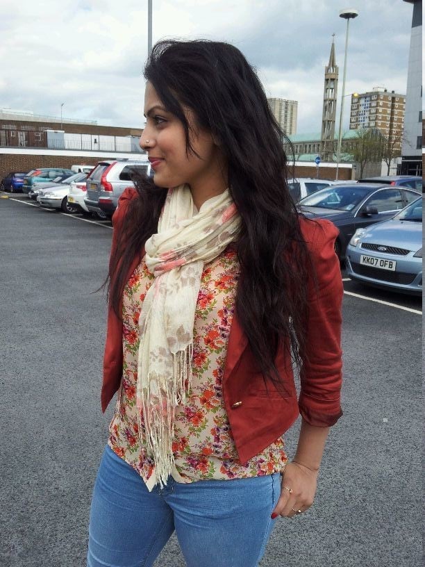 Arabic beauty sexy boobs showing photos