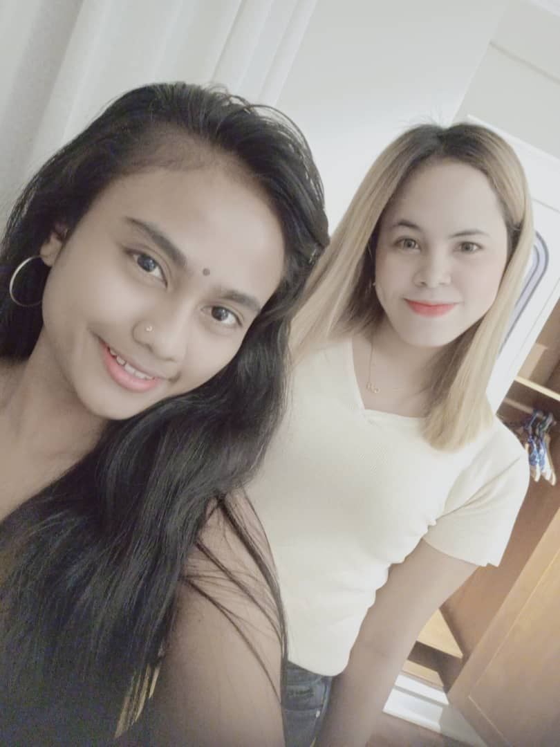 College girl nude pussy fingering in bathroom