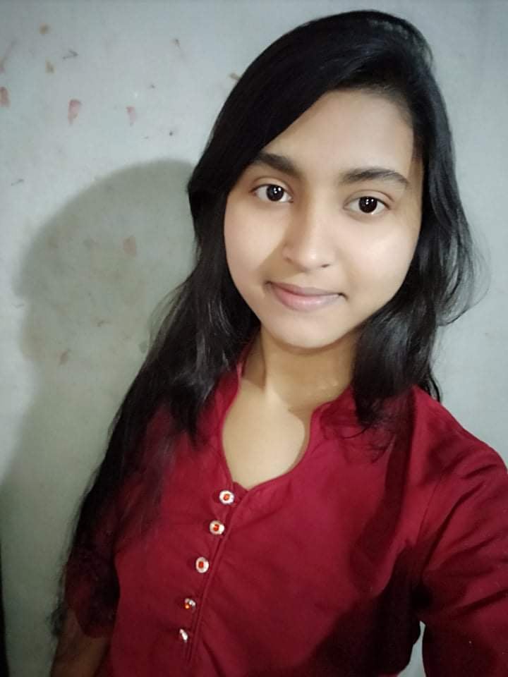Bangladeshi college girl cutest topless selfies