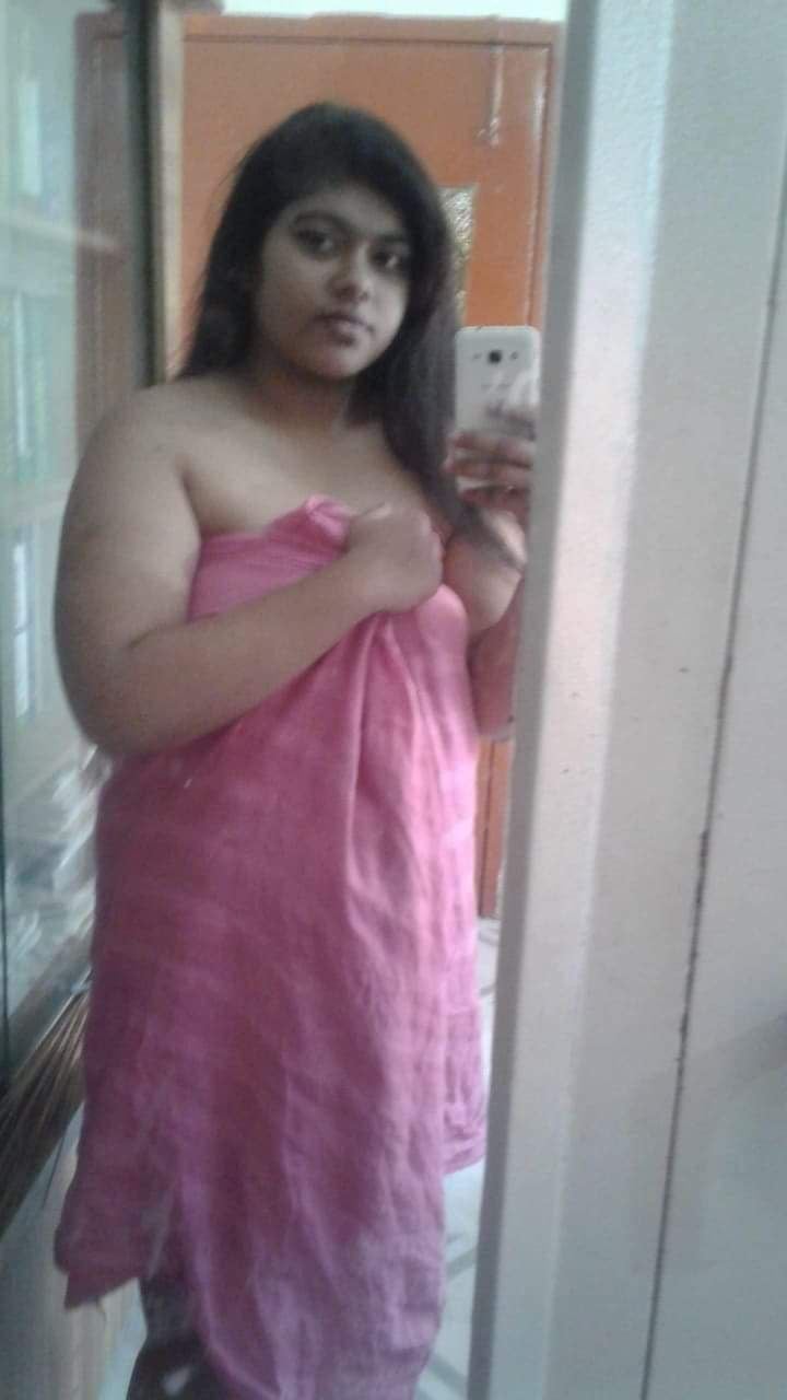 Bangladeshi college girl nude hot selfies