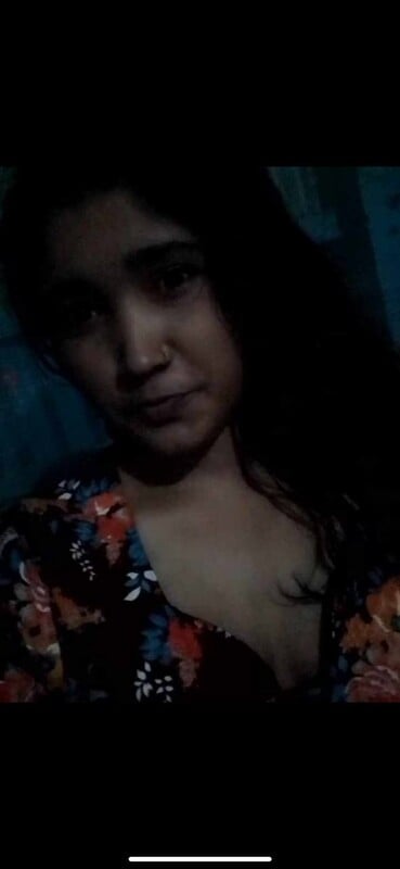Kolkata hot girlfriend nude boobs showing selfie
