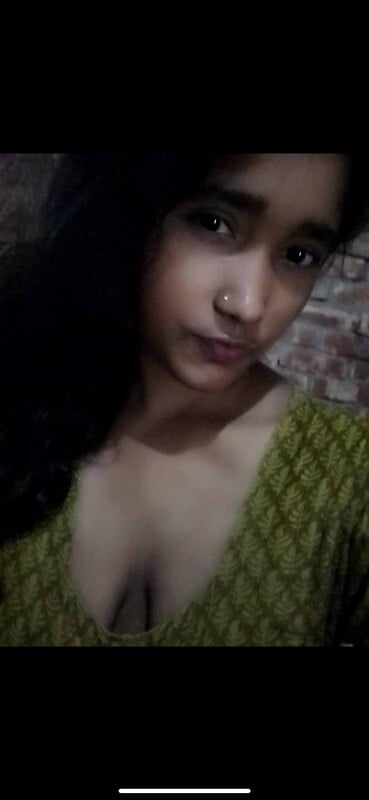 Kolkata hot girlfriend nude boobs showing selfie