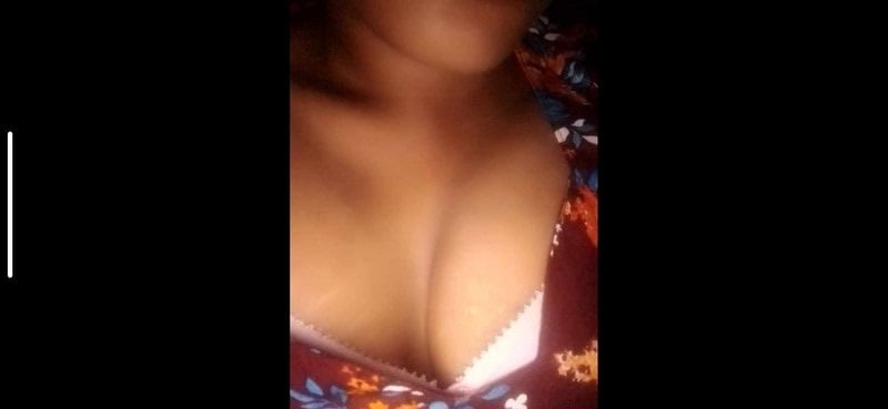 Kolkata hot girlfriend nude boobs showing selfie