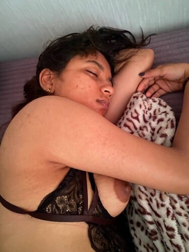 Sexiest NRI desi girl boobs showing and pressing